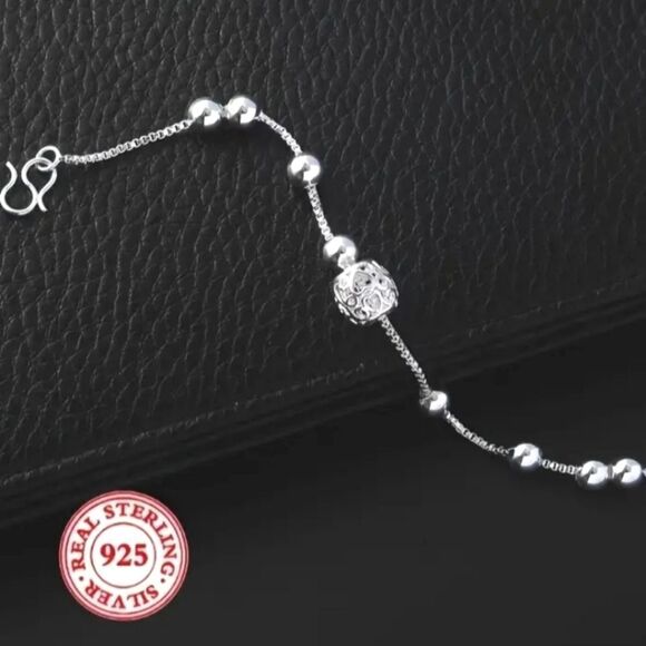 Elegant 925 sterling silver charm bracelet. - Picture 2 of 6